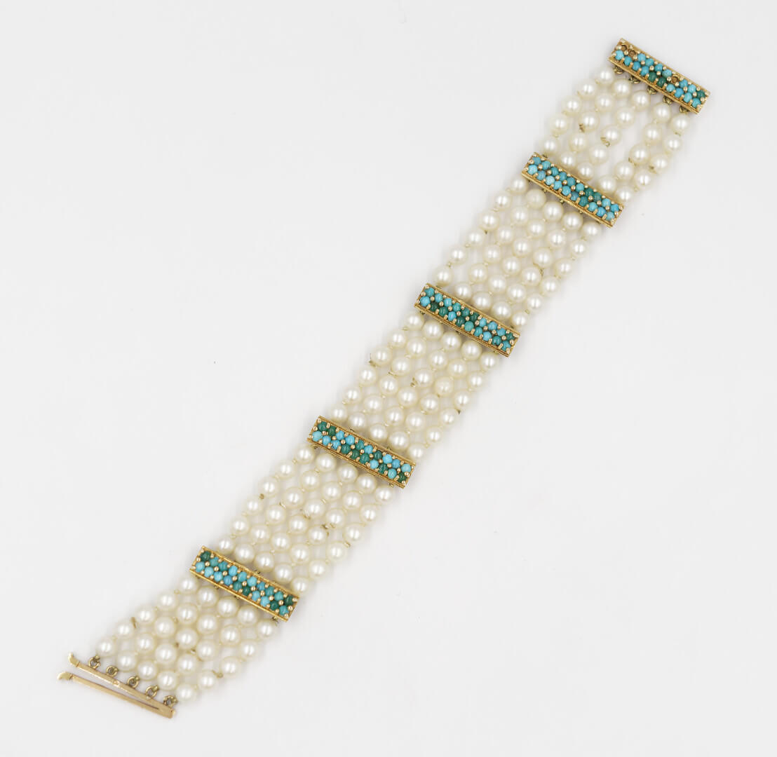 Bracelet ruban à cinq rangs de perles de culture retenus par des barrettes en or 750_1000e serties de billes de turquoise, fermoir en or 750_1000e